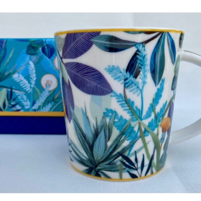 Mug-in-gift-box-blue-white-ceramic