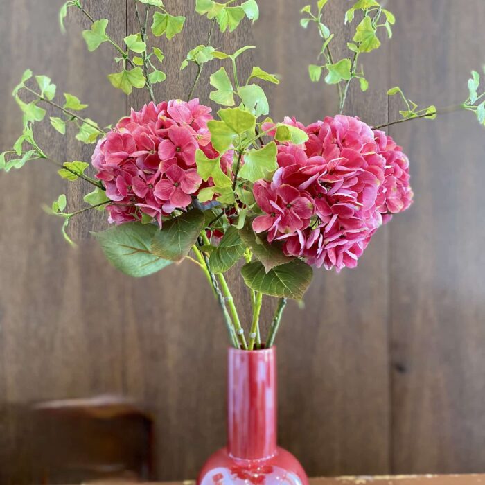 Silka-silk-flowers-pink-red-metaillic-vase-ceramics-hydrangea